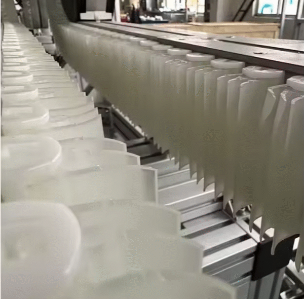Food Canning Production Line Clamping Conveyor Clamping Conveyor Bottle Clamping Elevator Flexible Chain Transition Machine - Image 4