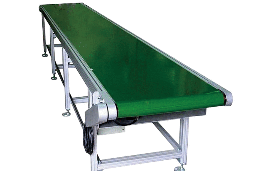 What are the key points to pay attention to in the daily maintenance of belt conveyors?