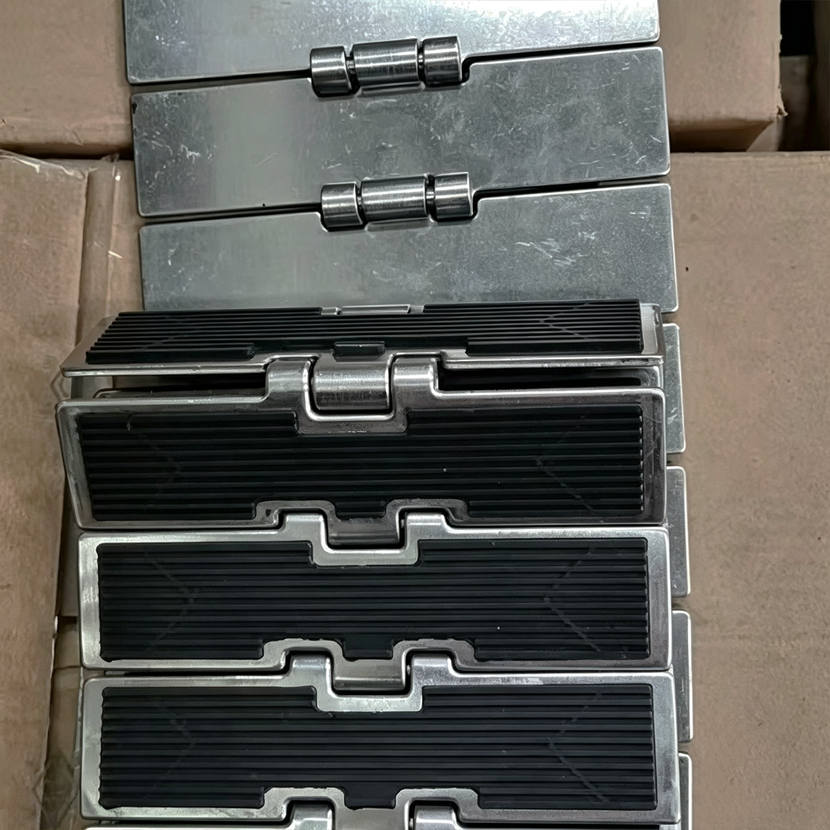 812 Rubber Coated Stainless Steel Slat Chain Anti Slip Metal Conveyor Chain Plate For Conveying Equipment – Image 6